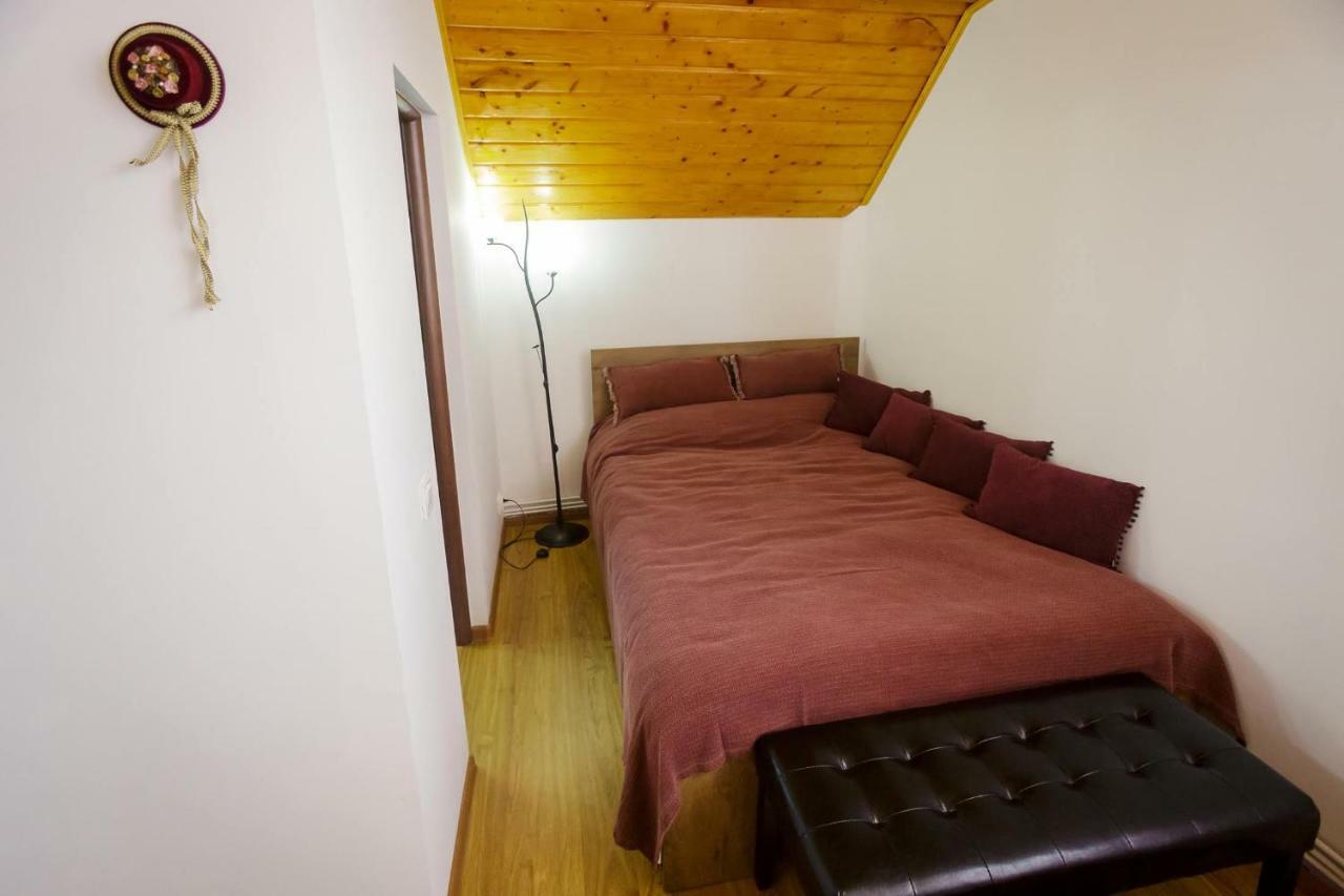 Casa Florilor Hotel Curtea de Argeş Eksteriør billede