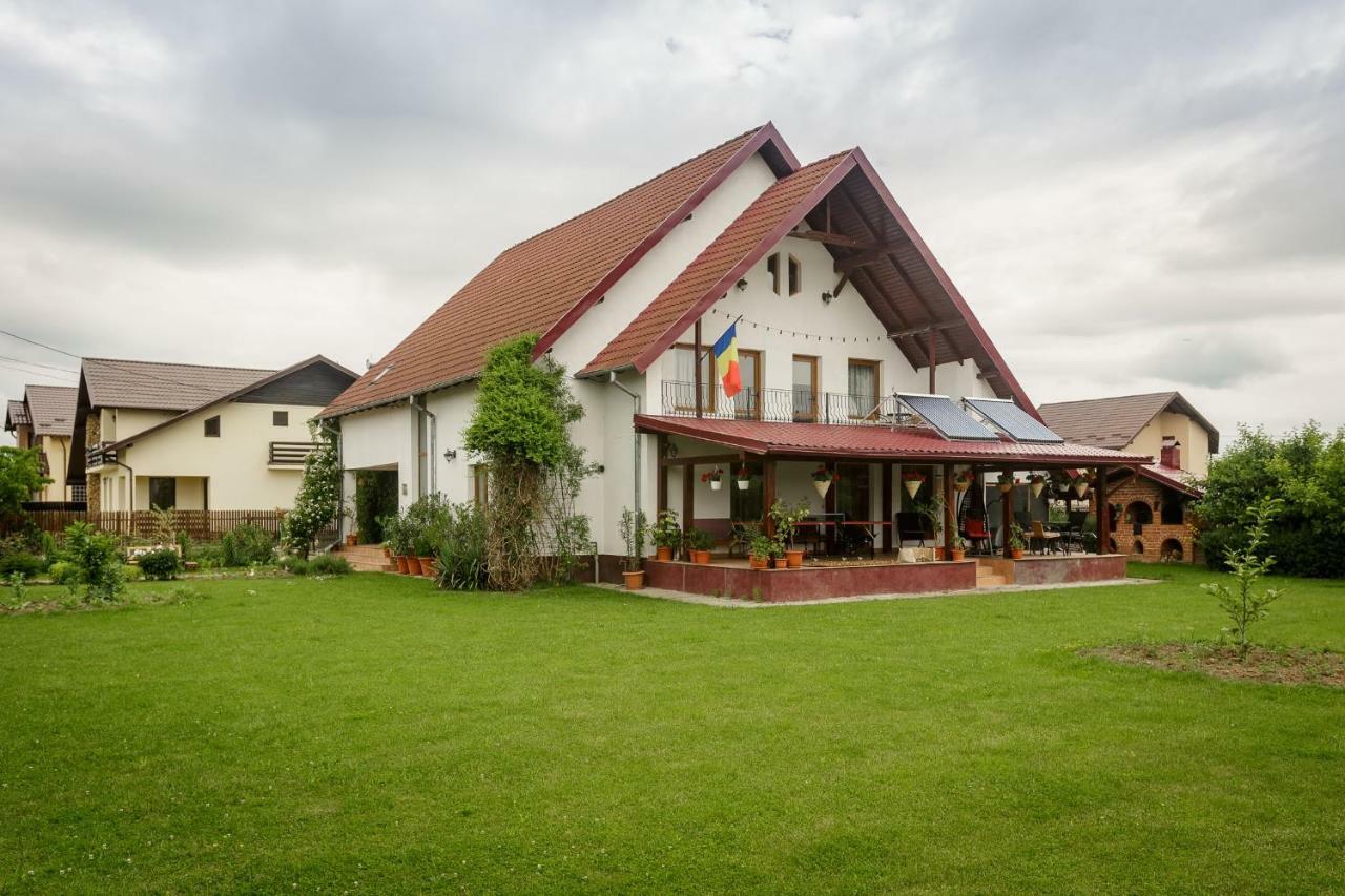 Casa Florilor Hotel Curtea de Argeş Eksteriør billede