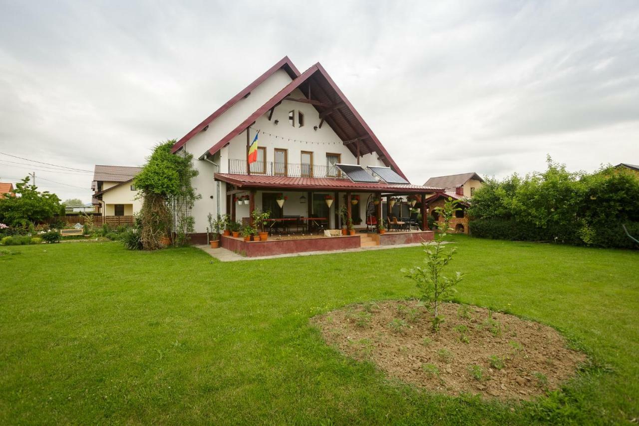 Casa Florilor Hotel Curtea de Argeş Eksteriør billede