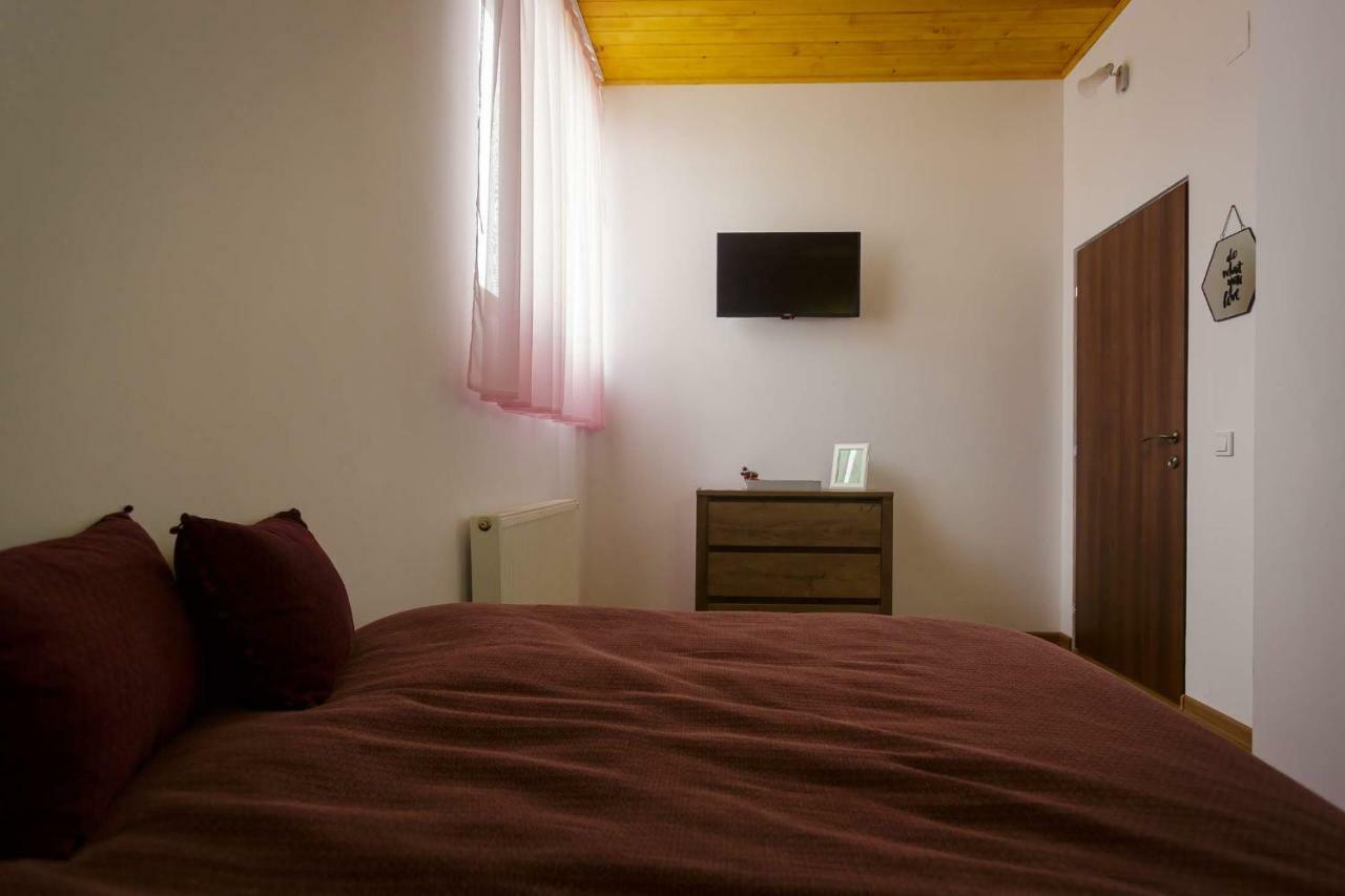 Casa Florilor Hotel Curtea de Argeş Eksteriør billede
