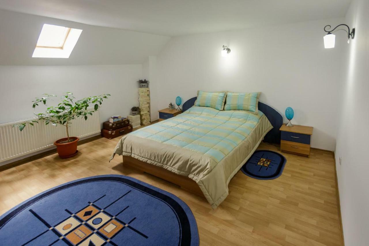Casa Florilor Hotel Curtea de Argeş Eksteriør billede