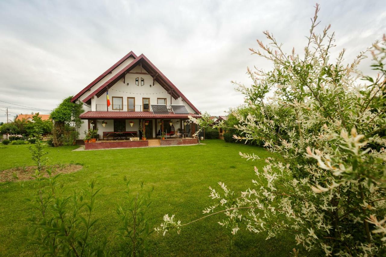 Casa Florilor Hotel Curtea de Argeş Eksteriør billede